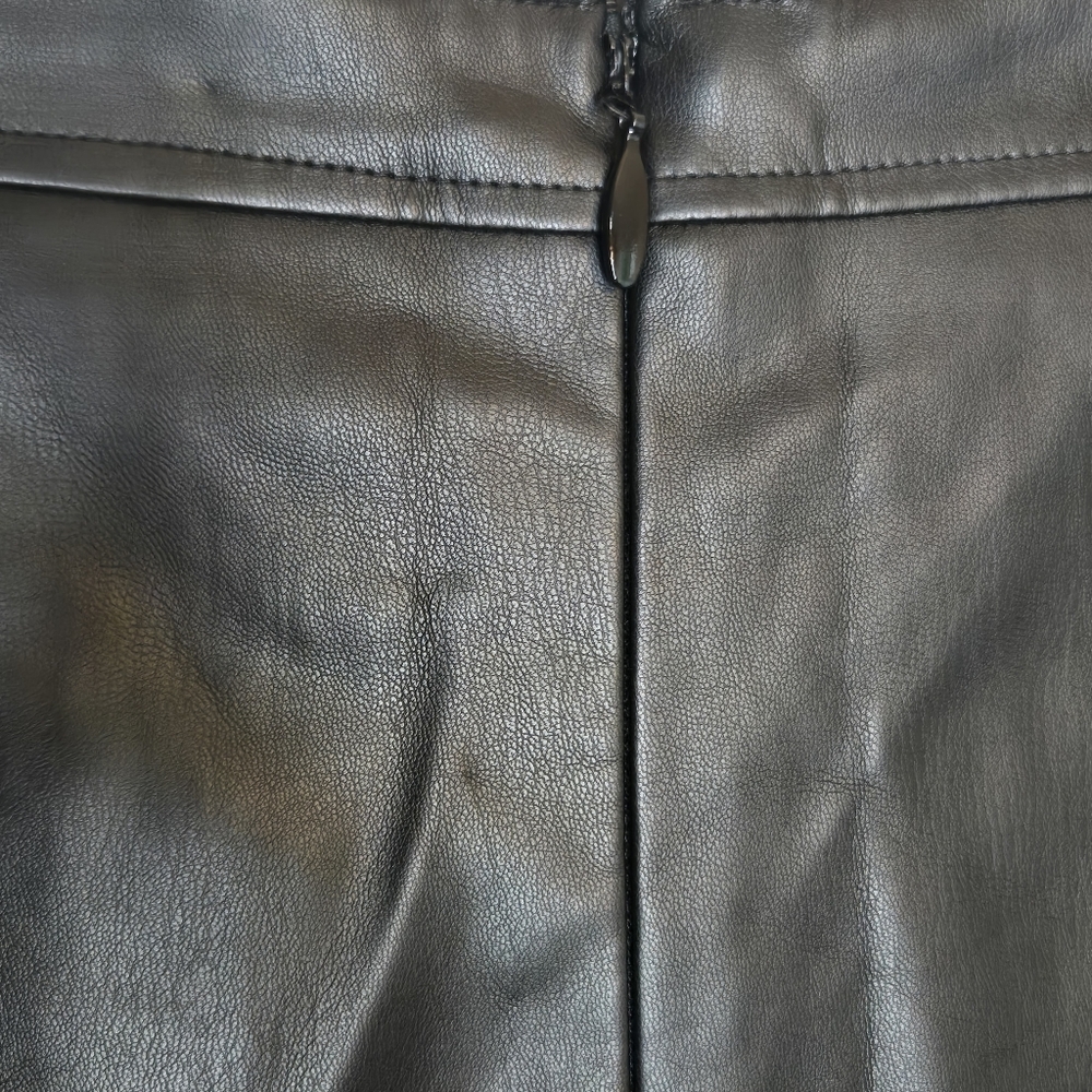 CITY CHIC NWT Lanie Fitted Faux Leather Pleather Skirt - Picture 11 of 15